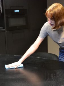 Homepage 15 Bureau reinigen met een microvezeldoek